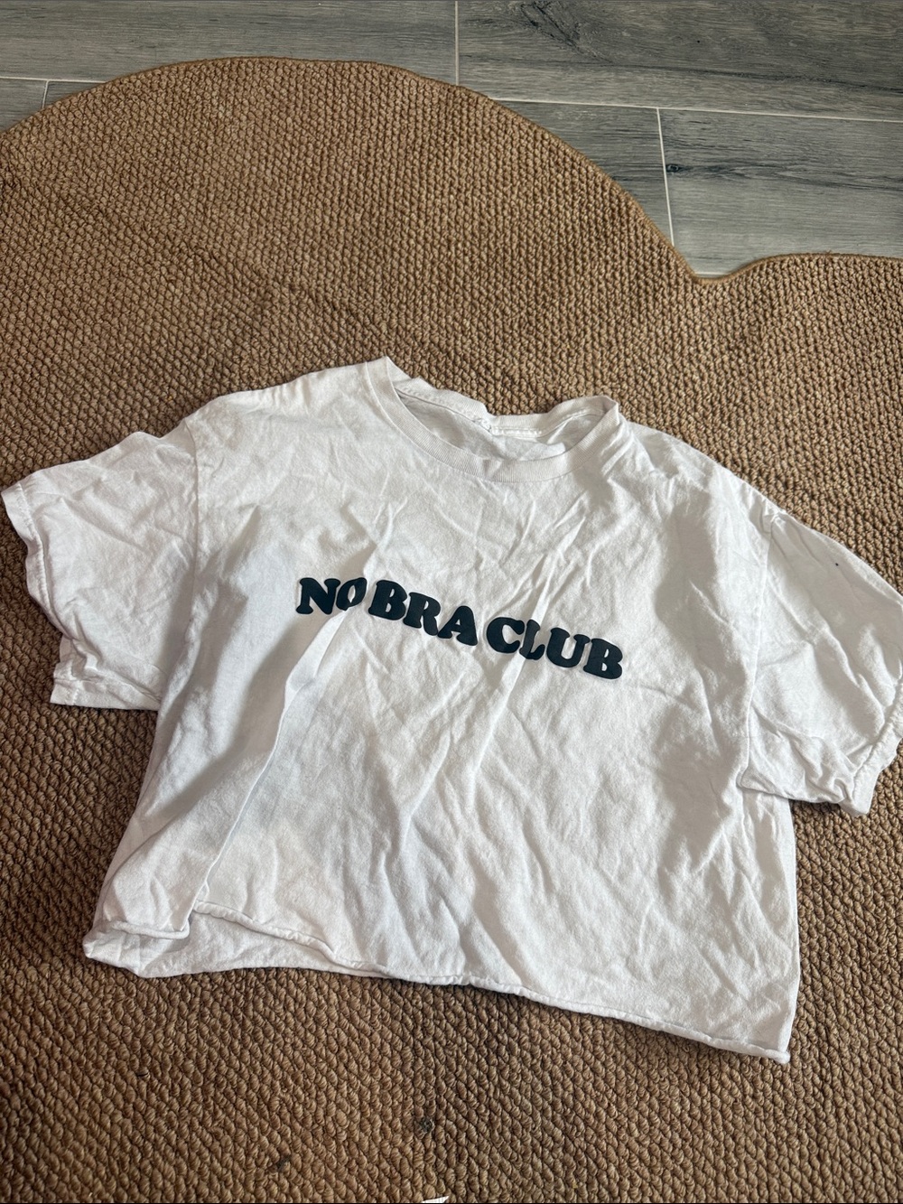 White 'No Bra Club' Graphic Crop Top